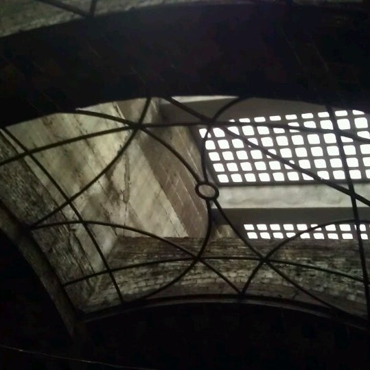 4/13/2013 tarihinde Bob E.ziyaretçi tarafından IRT Subway - City Hall (Abandoned)'de çekilen fotoğraf