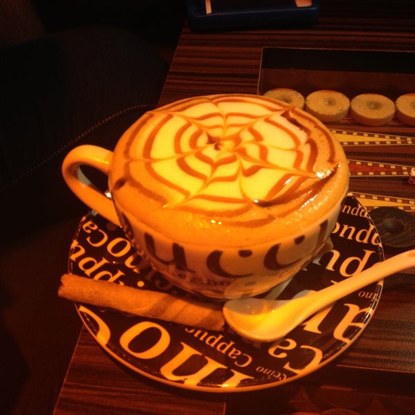 Снимок сделан в Best Coffee House пользователем Zeynep ✈. 5/1/2013