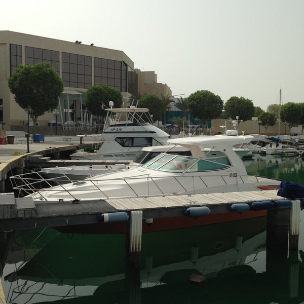 Das Foto wurde bei The Yacht Club نادي اليخوت von Ahmed am 5/23/2013 aufgenommen
