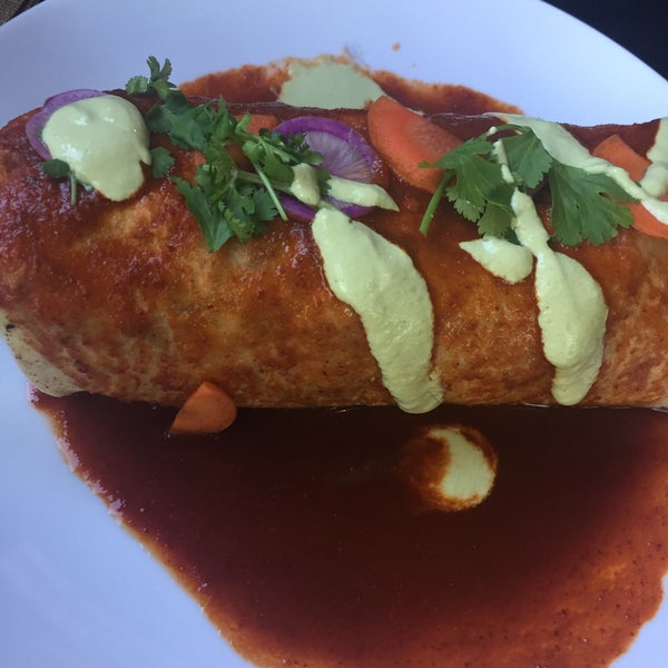 Foto scattata a Mesa Verde Restaurant da Ricarda Christina H. il 3/29/2019