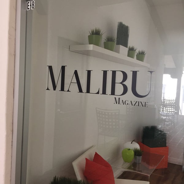 รูปภาพถ่ายที่ Malibu Country Mart โดย Ricarda Christina H. เมื่อ 3/6/2019