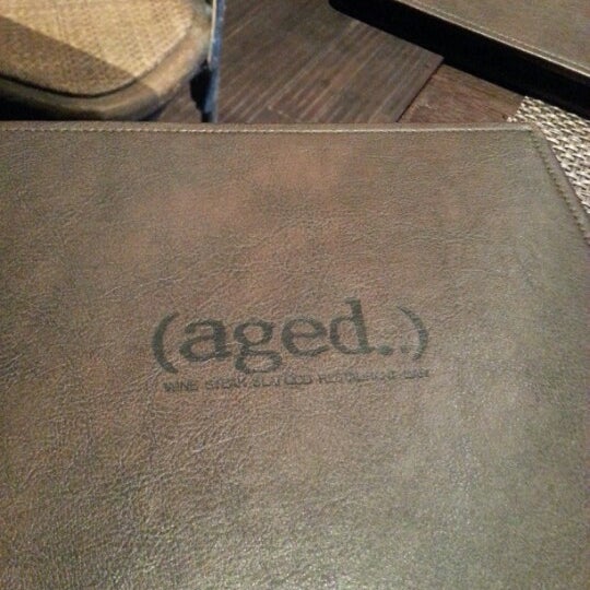 รูปภาพถ่ายที่ Aged Restaurant and Bar โดย Gabe M. เมื่อ 12/27/2012