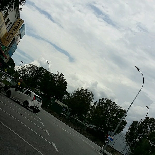 Pasaraya Fesyen E T Clothing Store In Seremban