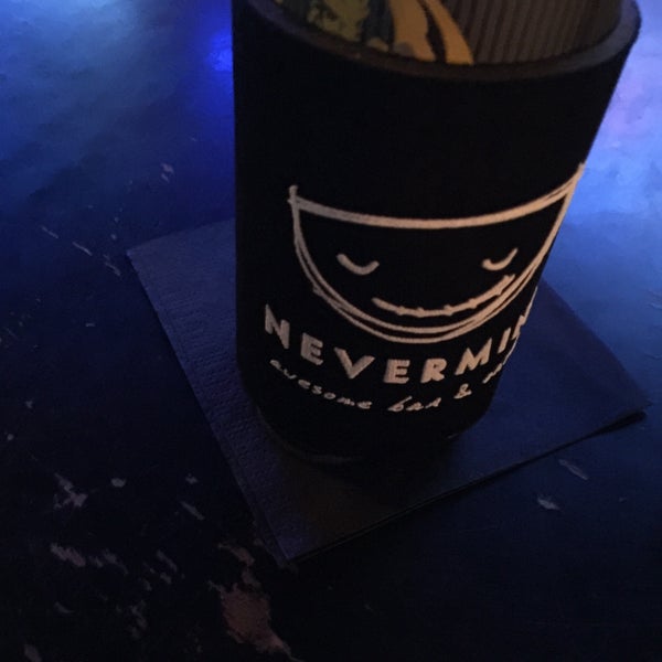 Foto tomada en Nevermind Awesome Bar &amp; Eatery  por Krystal B. el 8/13/2015