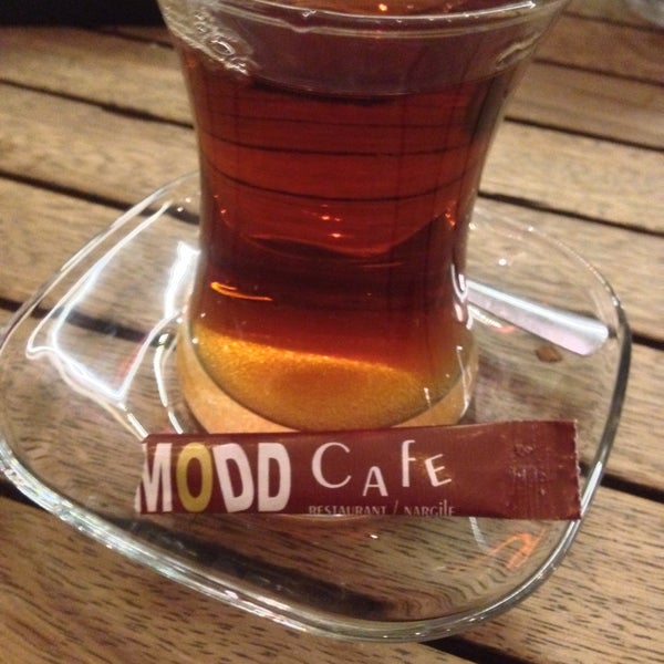 Photo prise au Modd Cafe &amp; Restaurant par Okan A. le4/22/2019