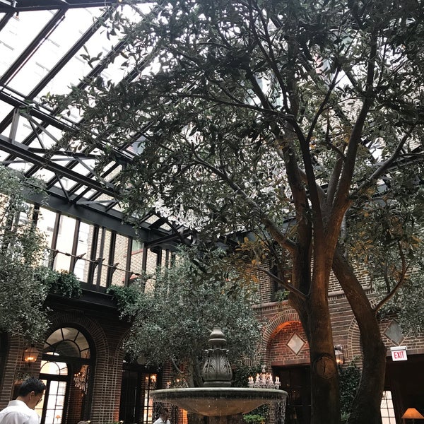 3 Arts Club Cafe Gold Coast Chicago, IL