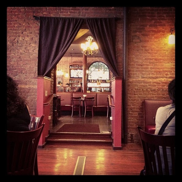 10/6/2012 tarihinde Marilyn C.ziyaretçi tarafından The Burger Saloon'de çekilen fotoğraf