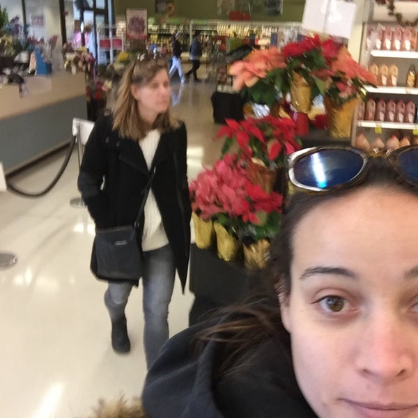 Shaw's Grocery Store in Hyannis