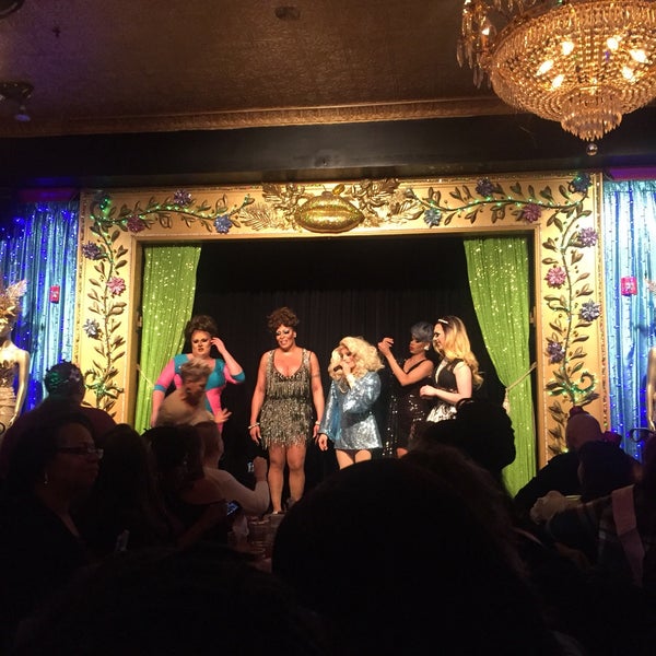 2/4/2018에 Kristen M.님이 Lips Drag Queen Show Palace, Restaurant &amp; Bar에서 찍은 사진