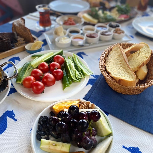 Photo prise au Tuzla Yat Kulübü Restaurant par Eks  🇹🇷 le11/8/2022