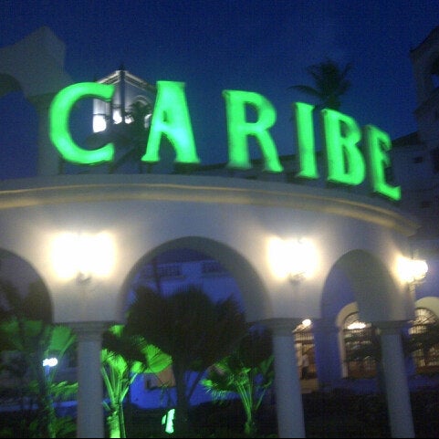 Foto tirada no(a) Hotel Caribe por Hernan V. em 5/11/2013