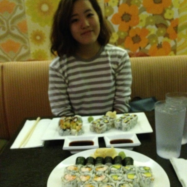 7/28/2014 tarihinde Michelle Y.ziyaretçi tarafından Iron Sushi'de çekilen fotoğraf