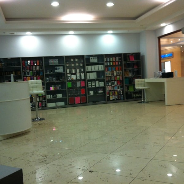 Iq store уфа. Кью стор. Магазин iq. Iq store уфа. Iq магазин одежды новосибирск.