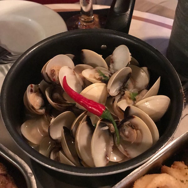 4/29/2018 tarihinde HooiLing O.ziyaretçi tarafından Wala Wala Cafe Bar'de çekilen fotoğraf