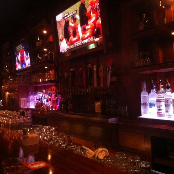 12/30/2012 tarihinde Chris M.ziyaretçi tarafından Boxcar Tavern'de çekilen fotoğraf