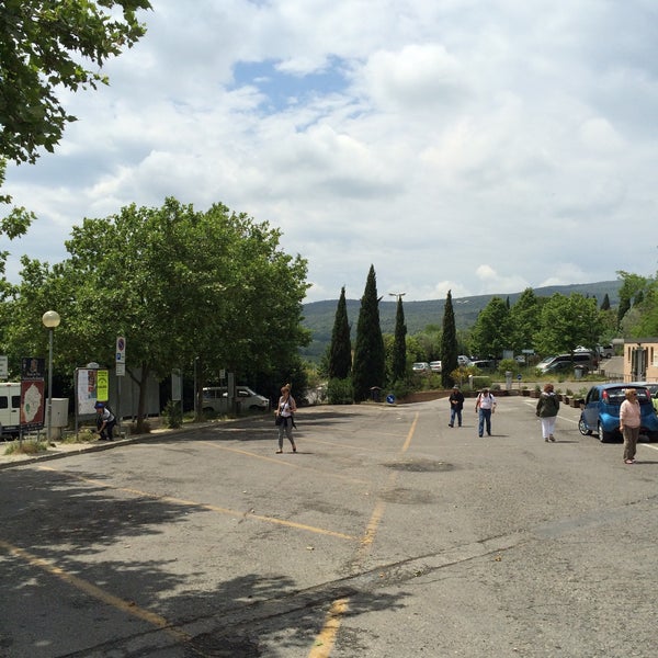 Photo taken at San Gimignano 1300 by Onur O. on 5/20/2015
