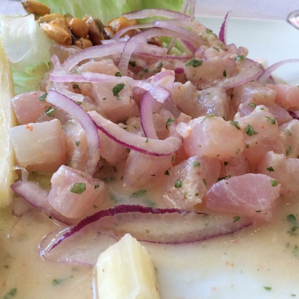 Photo taken at Sabor Norteño - Restaurante Peruano by Luis R. on 8/31/2014