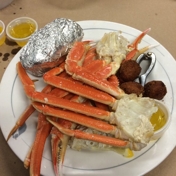 Foto tirada no(a) Blue Ridge Seafood por Michael M. em 9/20/2014