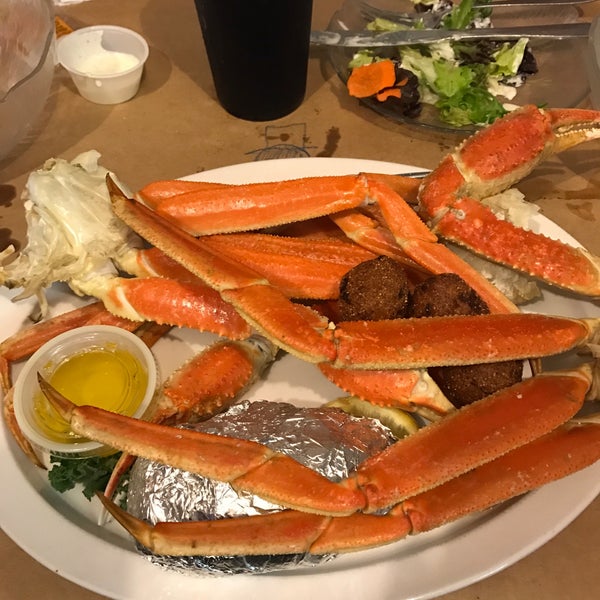 Foto tirada no(a) Blue Ridge Seafood por Michael M. em 11/26/2016