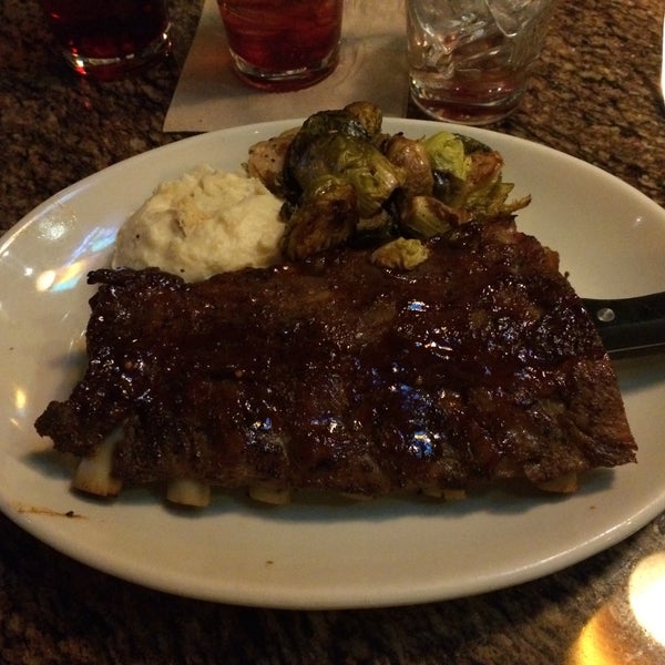 Photo taken at BJ&#39;s Restaurant &amp; Brewhouse by Michael M. on 1/29/2016