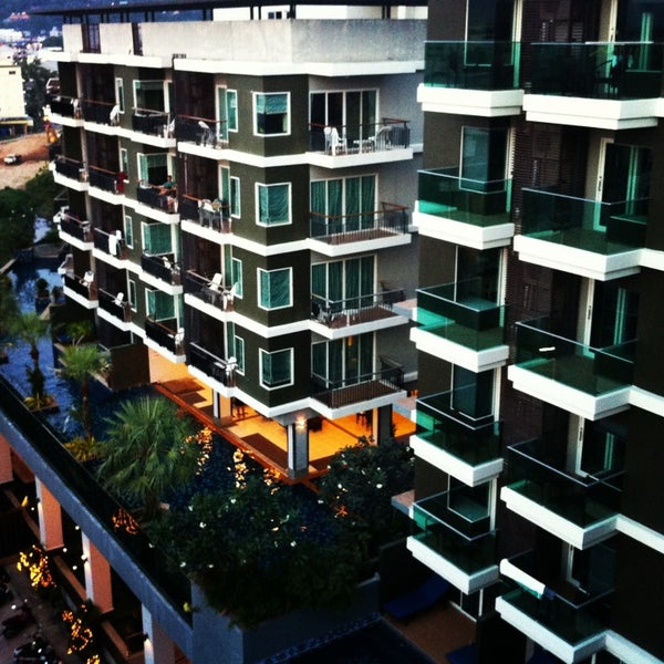 Das Foto wurde bei Andakira Hotel Phuket von Wind L. am 1/1/2013 aufgenommen
