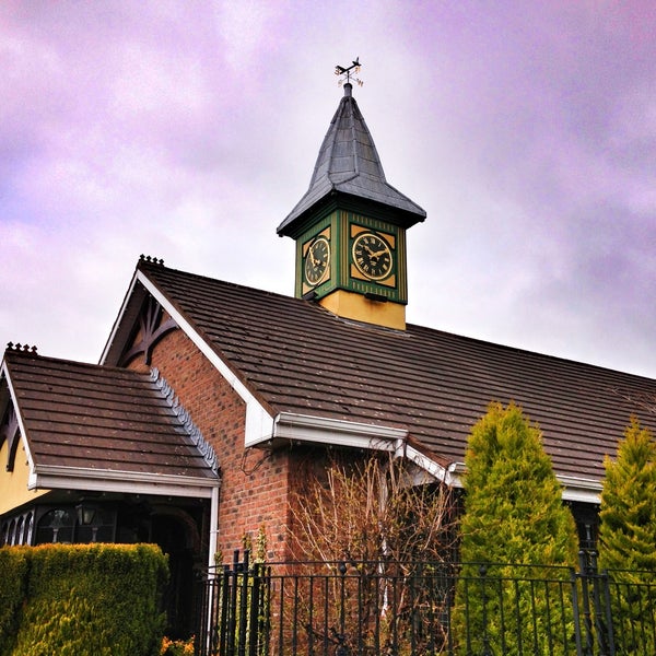 Oakwood Arms Hotel 6 tips from 224 visitors