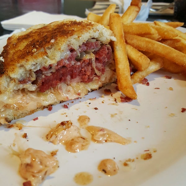 Sweet Cherries Diner in Sunland