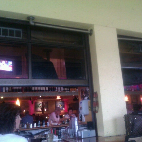 5/31/2013にRichard S.がNoodles Italian Cafe &amp; Sushi Barで撮った写真