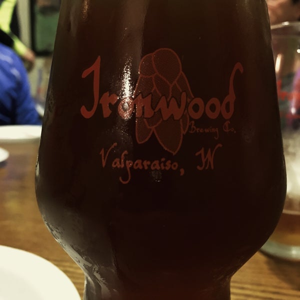 Foto scattata a Ironwood Brewing Co. da Ryan K. il 10/26/2018