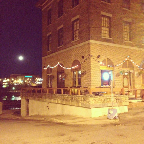 รูปภาพถ่ายที่ Old City Hall โดย Robert P. เมื่อ 10/18/2013