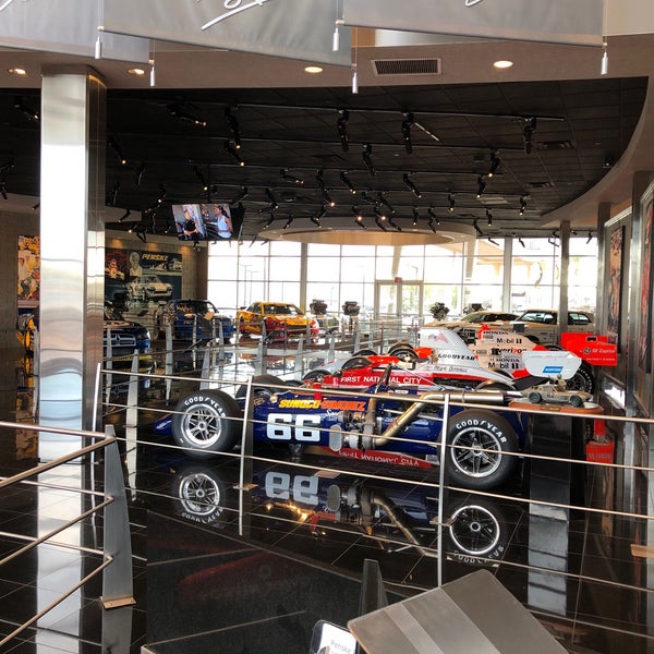 Foto diambil di Penske Racing Museum oleh Mauricio D. pada 12/11/2018