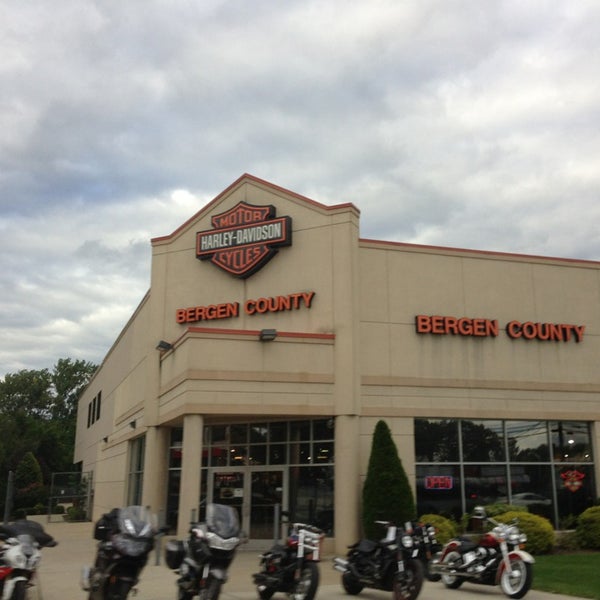 9/16/2013 tarihinde Abby s.ziyaretçi tarafından Bergen County Harley-Davidson'de çekilen fotoğraf