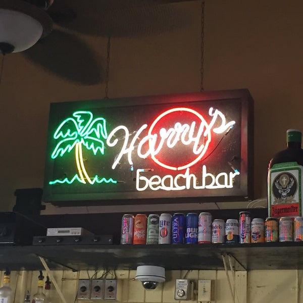 Foto scattata a Harry&#39;s Beach Bar da Zoe A. il 5/28/2017
