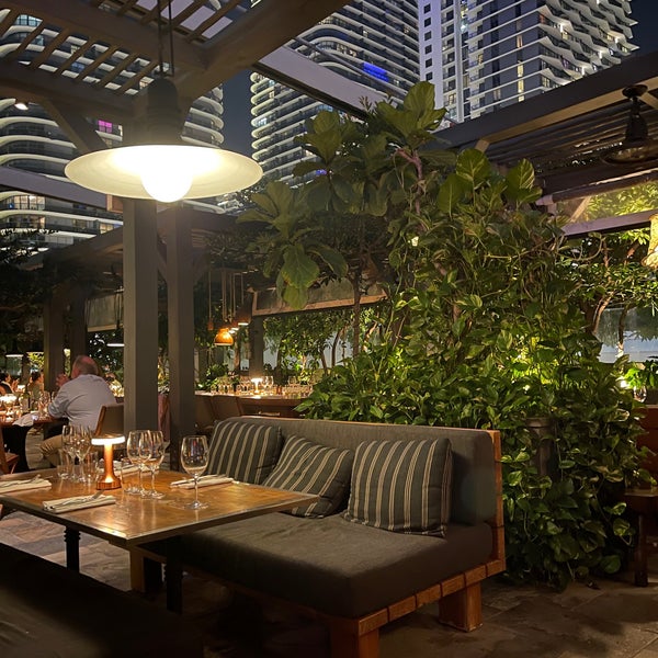 Quinto La Huella Restaurant in Miami