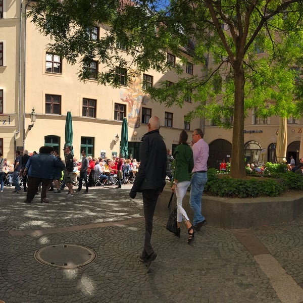 5/20/2017 tarihinde Jose Luis L.ziyaretçi tarafından ZWICKL Gastlichkeit am Viktualienmarkt'de çekilen fotoğraf