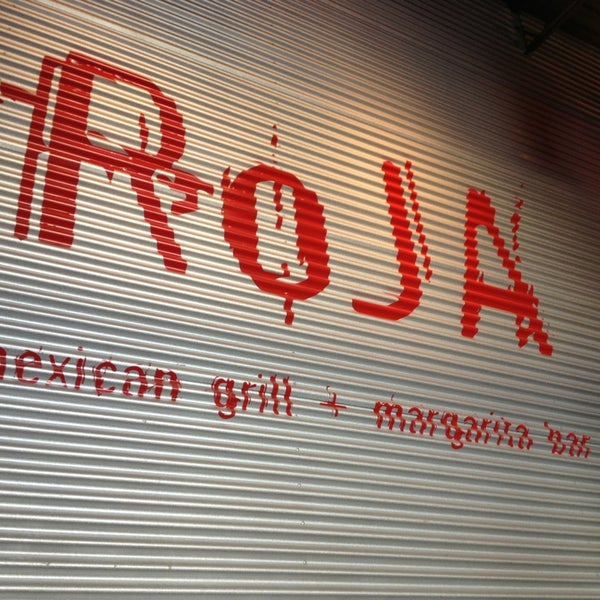 Photo prise au Roja Mexican Grill + Margarita Bar par Russ G. le7/3/2013