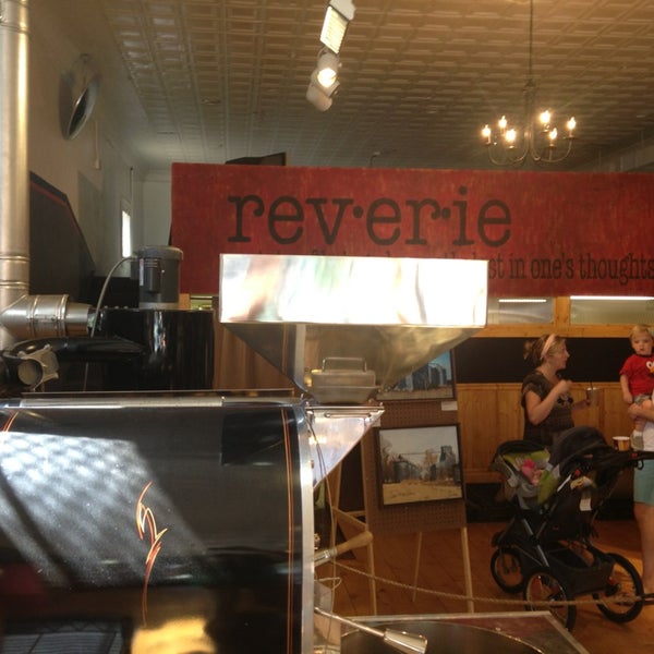 6/29/2013 tarihinde John D.ziyaretçi tarafından Reverie Coffee Roasters'de çekilen fotoğraf