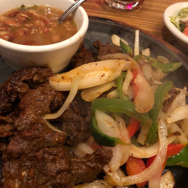 4/8/2018 tarihinde Louis K.ziyaretçi tarafından Acenar Mexican Restaurant'de çekilen fotoğraf