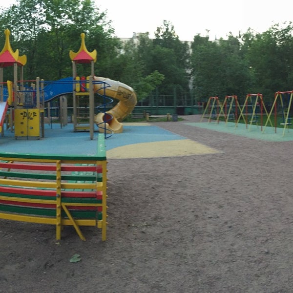 детские игровые площадки из бревна. качалка трио крокодил 60-506. надувной батут тачки. крокодил на детской площадке. крокодил на площадку.