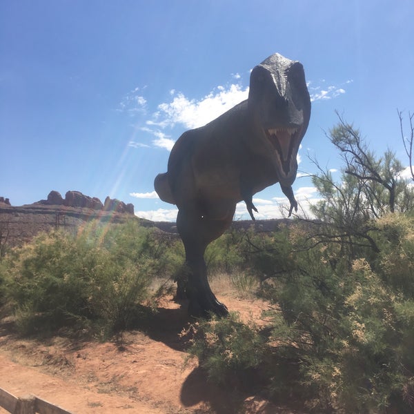 รูปภาพถ่ายที่ Moab Giants โดย Victor S. เมื่อ 6/20/2017