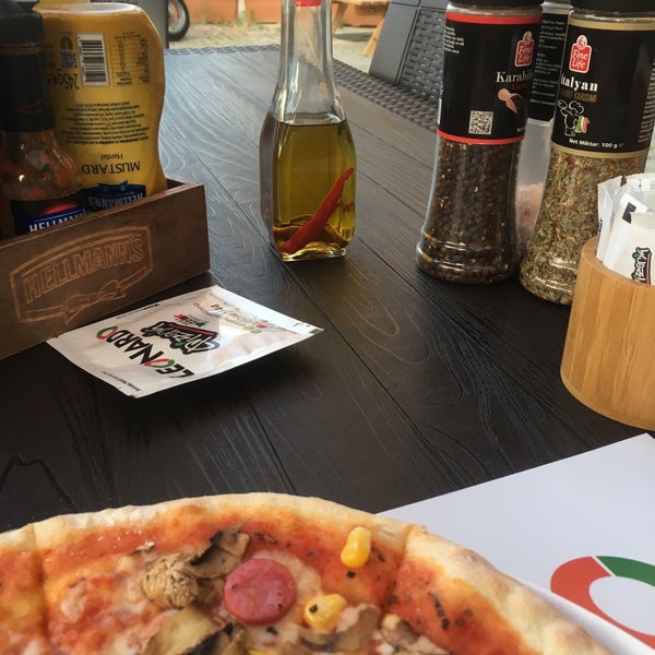 รูปภาพถ่ายที่ Leonardo İtalian Pizzeria โดย dunya d. เมื่อ 6/16/2017