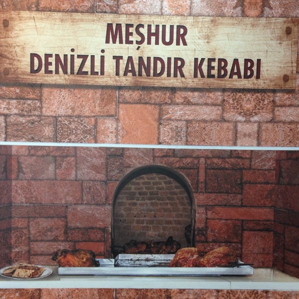 Foto tirada no(a) Şah Denizli Kebap por Nadir B. em 1/18/2014
