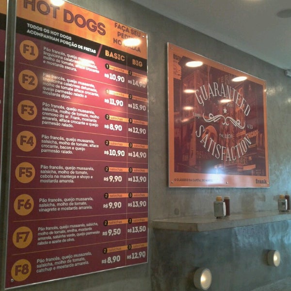 5/14/2013にQueen E.がFrank Dogs &amp; Burgersで撮った写真