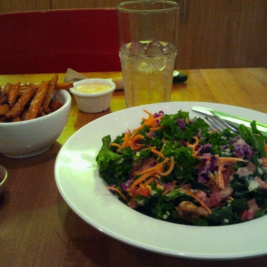 Photo taken at Veggie Grill by Mariza G. on 1/30/2013