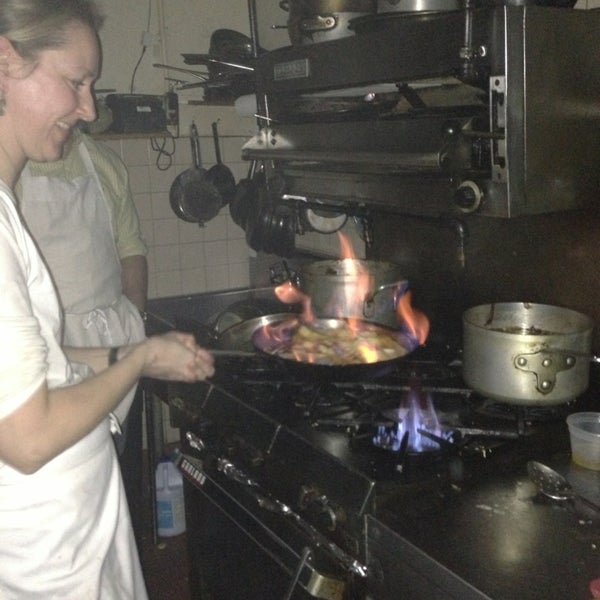 1/11/2013 tarihinde Adriana G.ziyaretçi tarafından Camaje Bistro'de çekilen fotoğraf