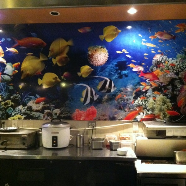 2/5/2013 tarihinde Lindsay B.ziyaretçi tarafından Ocean Room Sushi Lounge'de çekilen fotoğraf