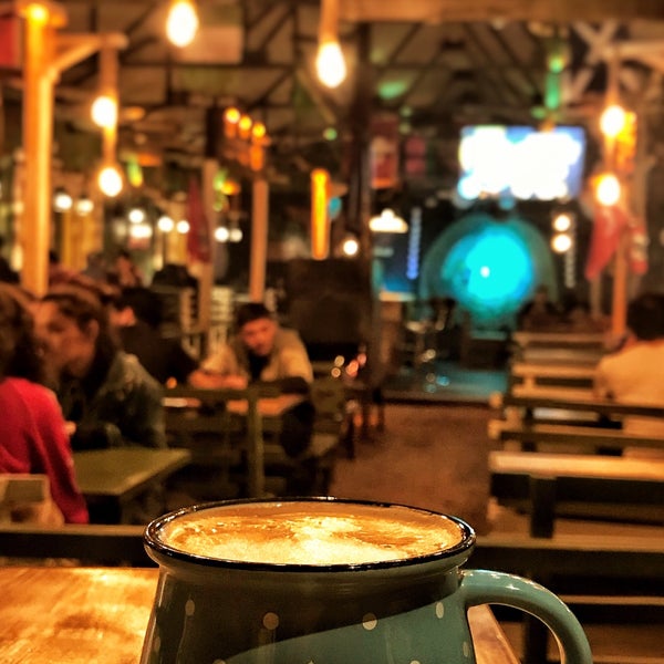 Foto tirada no(a) Irish Coffee por Yeşim A. em 3/8/2018