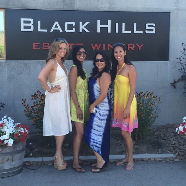 Das Foto wurde bei Black Hills Estate Winery von Victoria C. am 7/12/2014 aufgenommen