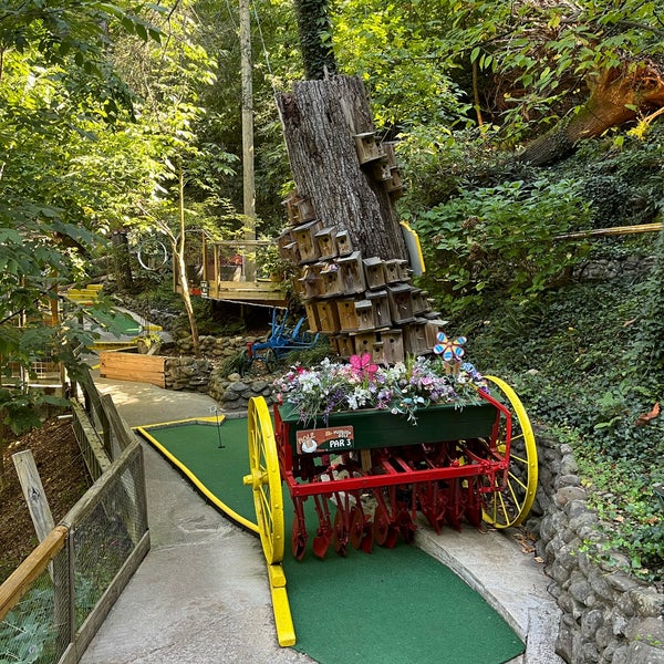 Hillbilly Golf 340 Parkway