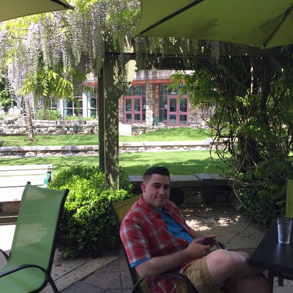 Baileys In The Village Coffee Shop in Qualicum Beach